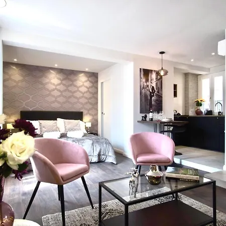 Apartment Chiclife - Shenkin Sarona, Borgo Santa Caterina & Museums *