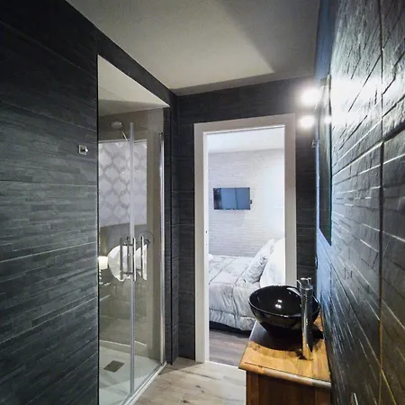 Chiclife - Shenkin Sarona, Borgo Santa Caterina & Museums *
