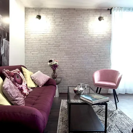 Chiclife - Shenkin Sarona, Borgo Santa Caterina & Museums Apartment Bergamo