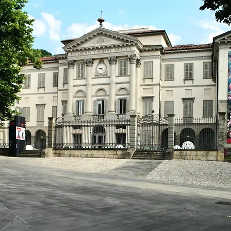 Chiclife - Shenkin Sarona, Borgo Santa Caterina & Museums Apartment Bergamo