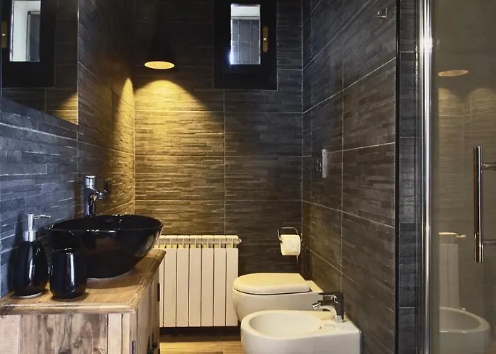 Chiclife - Shenkin Sarona, Borgo Santa Caterina & Museums *